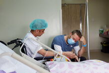 Chris Martin, Coldplay, Filipinas, fã, cancro, doente