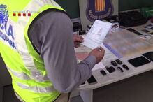 Na operação foram detidas quatro pessoas: três homens e uma mulher