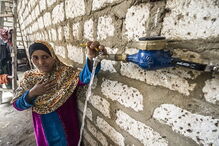 Dois mil milhões de pessoas utilizam água potável com fezes 