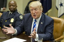 Donald Trump, Afeganistão, ataque, GBU-43, distúrbios, guerras e conflitos