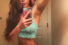 Morgan Mikenas não se depila há mais de um ano