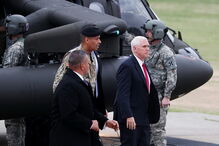 Mike Pence na Zona Desmilitarizada (DMZ), entre a Coreia do Norte e a Coreia do Sul