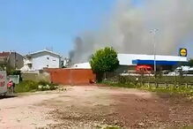 Aeronave caiu junto a supermercado