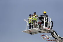 Avião despenha em Tires matando cinco pessoas