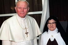 2017-04-17_19_09.45 João Paulo II Fátima Lúcia 1991 Lusa.jpg