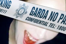 Vídeos mostram a mesma mulher a fazer sexo com os soldados e o agente