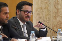 O representante da VISAPRESS fala durante a conferência