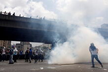 Imagens violentas da contestação a Maduro na Venezuela