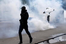 Imagens violentas da contestação a Maduro na Venezuela