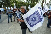 Dezenas de polícias protestam em Lisboa