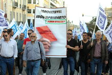 Dezenas de polícias protestam em Lisboa