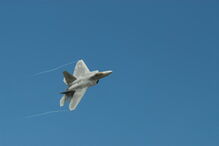 Força aérea dos EUA interceta cinco aeronaves russas perto do Alasca