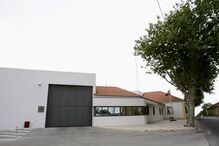 Reclusos cumpriam pena na ala  do regime aberto da cadeia de  Monsanto. Já foram transferidos 