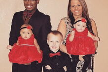 Kalani e Jarani Dean, as gémeas que nasceram com cores de pele diferentes, celebram esta quarta-feira, o primeiro aniversário