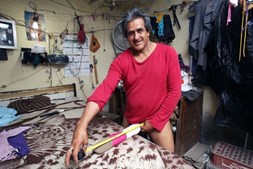 Roberto Esquivel Cabrera, de 48 anos, tem um pénis de 48 centímetros