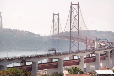 Ponte 25 de Abril é ponto crítico nas entradas e saídas de Lisboa