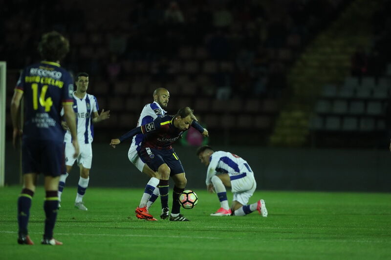 Soares Mantem Dragao Na Luta Cm Ao Minuto Correio Da Manha