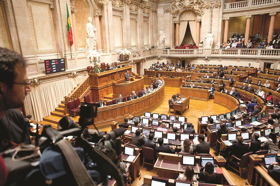 Emissão do Canal Parlamento na Televisão Digital Terrestre não pode exceder as 3100 horas por ano   