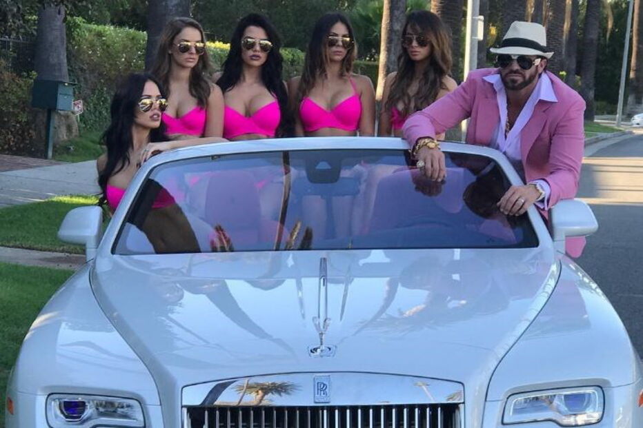 Travers Beynon, 'O Homem dos Doces', mostra o que se passa na mansão 'Loja dos Doces'