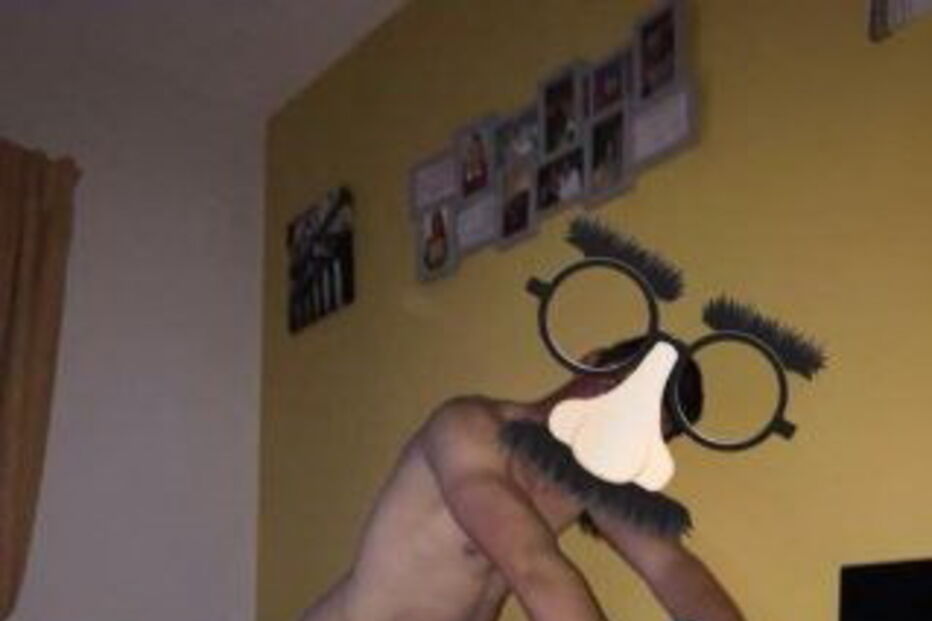 Soldados divulgavam fotos explícitas com mulheres que levavam de forma ilegal para as bases militares