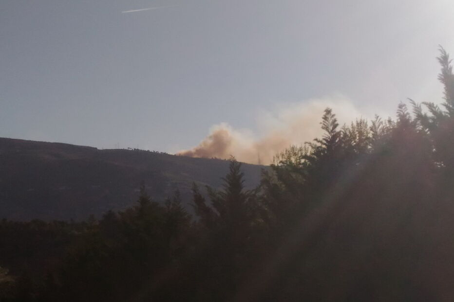 Imagem do resultado da explosão, vista à distância
