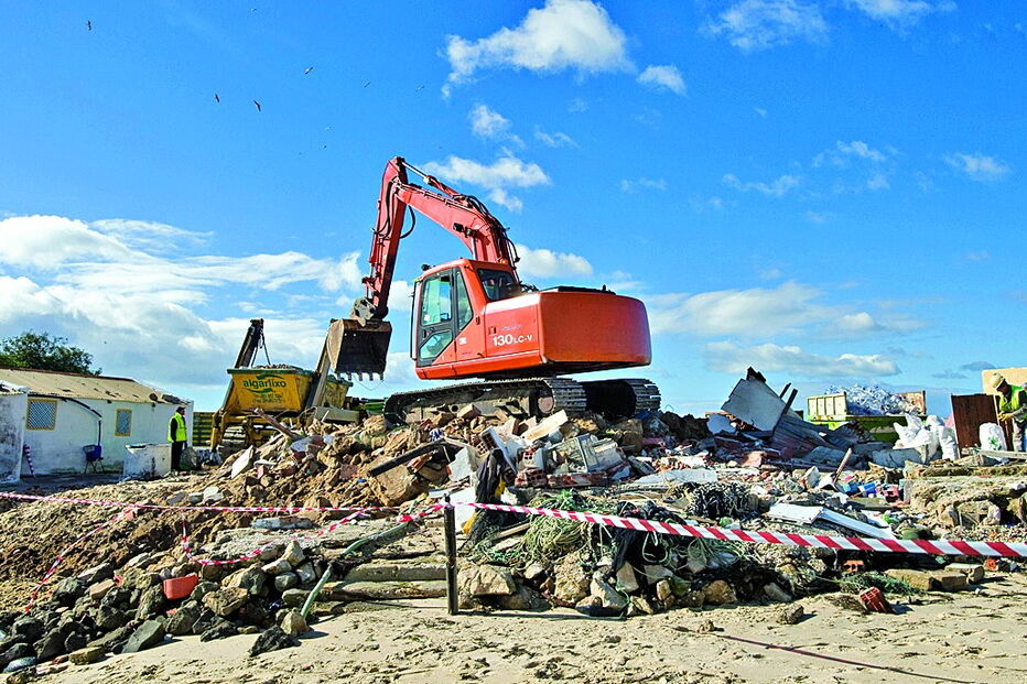 Demolições nas casas das ilhas-barreira da ria Formosa têm sido levadas a cabo pela Sociedade Polis