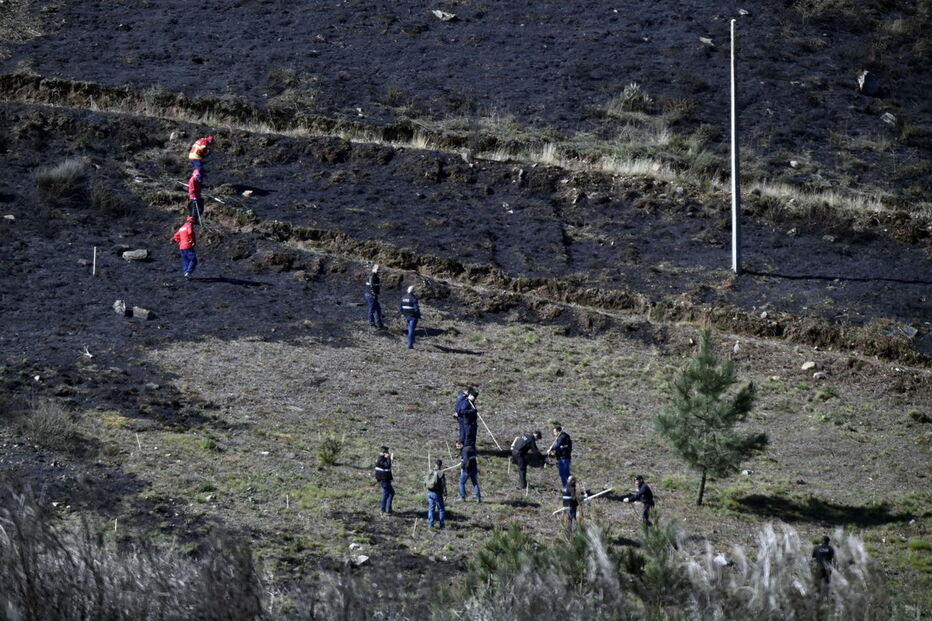 No local continuam mais de 80 operacionais, apoiados por 9 viaturas, de 9 entidades diferentes