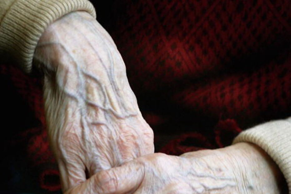 Idosos, mãos