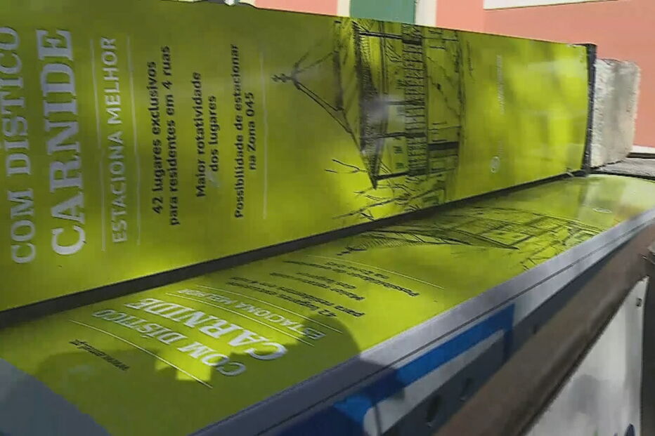 Moradores de Carnide arrancam parquimetros da EMEL em protesto