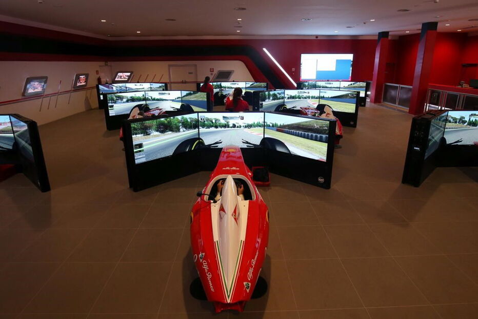 Ferrari abre parque para quem ama a velocidade