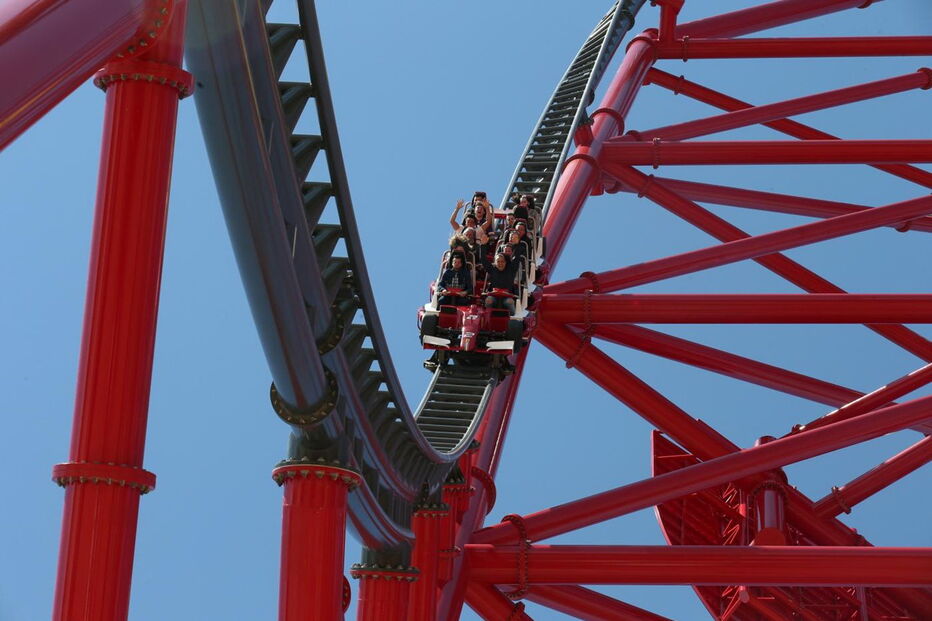 Ferrari abre parque para quem ama a velocidade