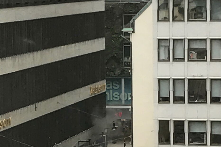 2017-04-07_14_47.08 2017-04-07T133612Z_835656542_RC13C5D36D00_RTRMADP_3_SWEDEN-ATTACK.JPG