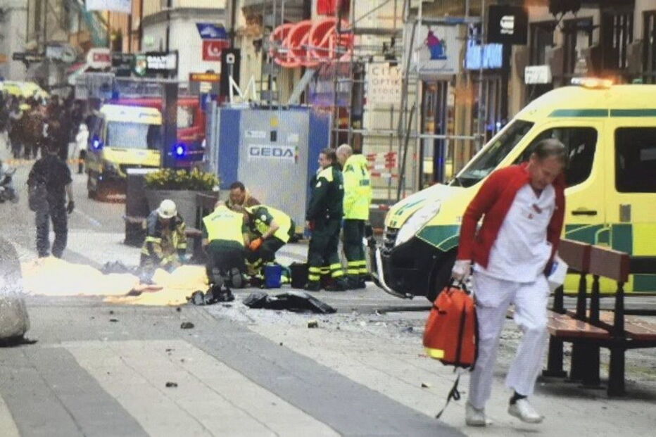 Cinco mortos em Estocolmo após ataque com camião