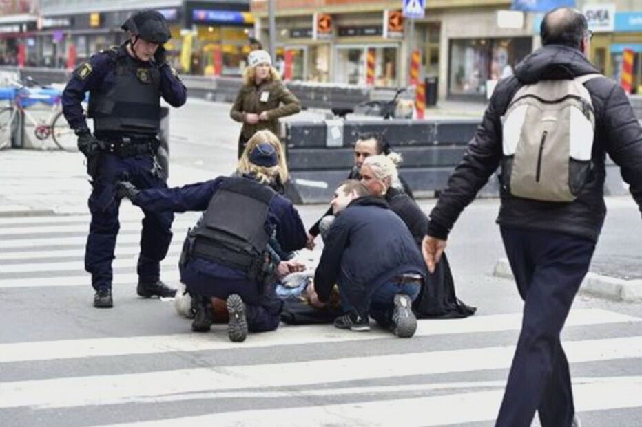 Cinco mortos em Estocolmo após ataque com camião