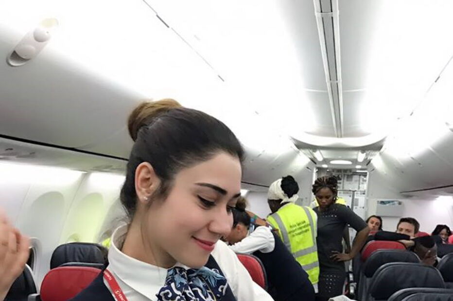 Turkish Airlines, Conacri, Istambul, Burkina Faso, bebé, avião