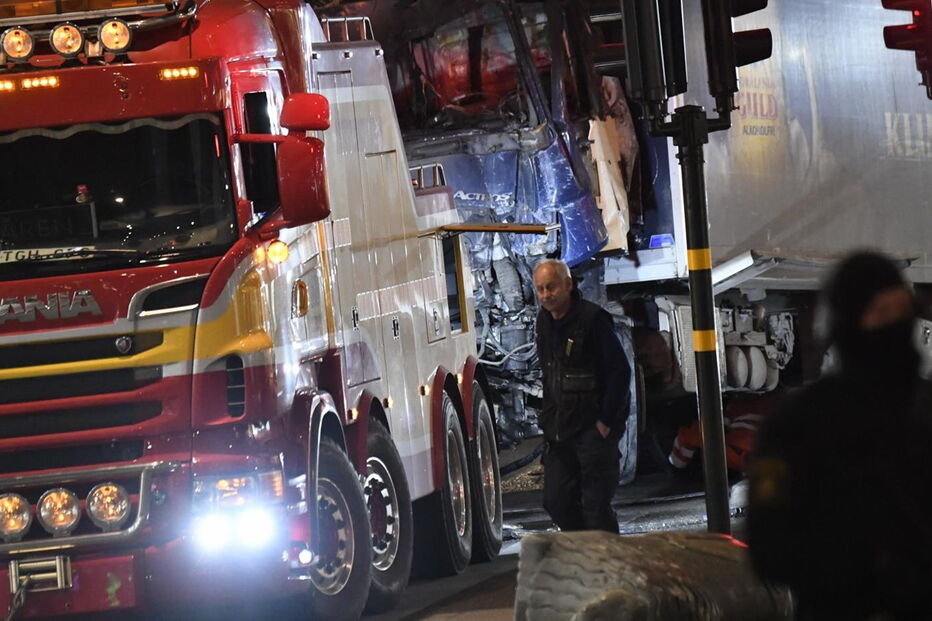 Camião usado no ataque é retirado