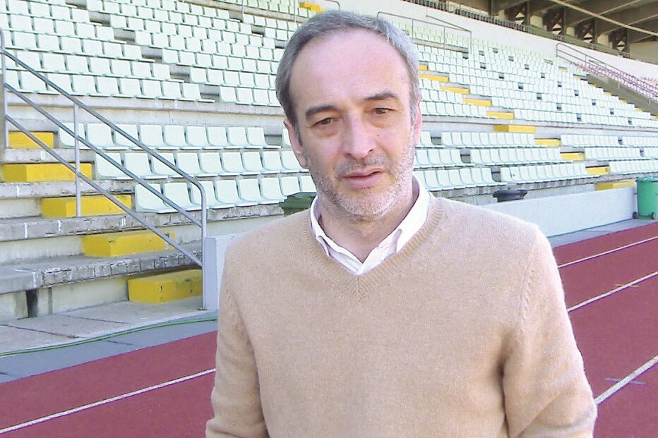 Presidente, Maia Lidador, árbitros, jogo, futebol, desporto, amadores, bancada, Canelas, António Fernando Silva