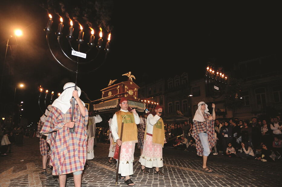 Semana Santa de Braga, Jesus, Sé, Domingo de Ramos, Igreja do Seminário, Passos, Seminário, Santa Cruz, Joaquim Ribeiro, empresário, Braga, Vós Sereis, Meu Povo, Procissão da Burrinha, quinta-feira Santa, Cristo, Senhor Ecce Homo, artes, cultura e entretenimento, religião
