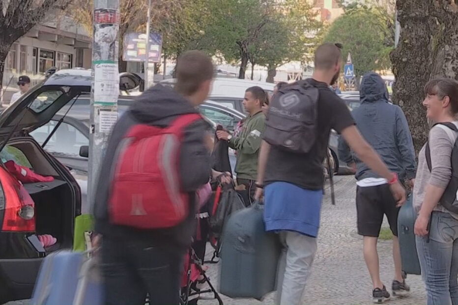 estudantes, hotel, torremolinos, finalistas, expulsos, regresso, casa