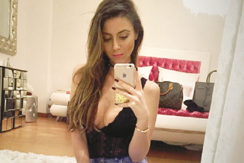 Cédric, jogador, futebol, sporting, redes sociais, ousada, sensual, decotes, Southampton