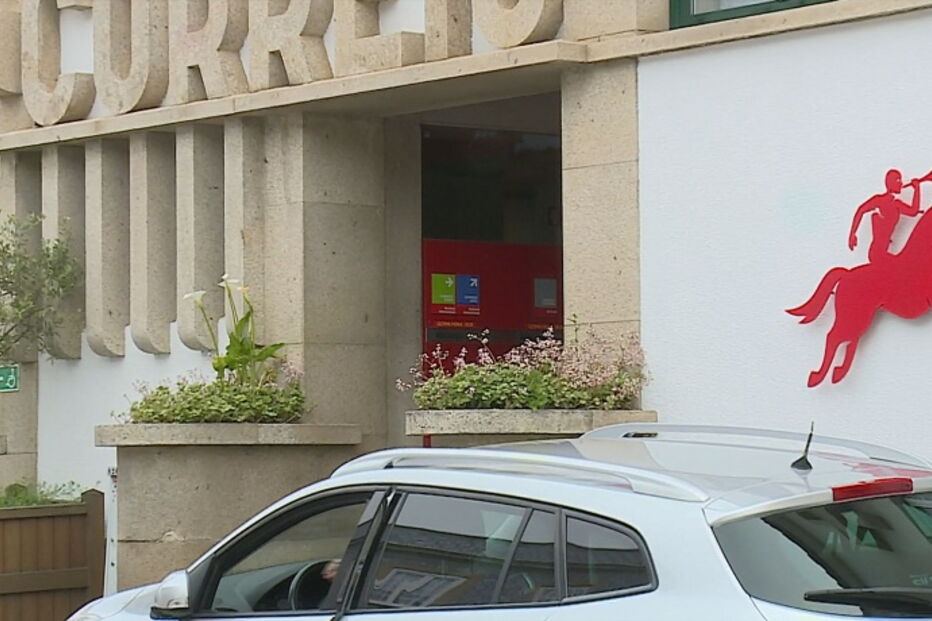 Encapuzados assaltam CTT