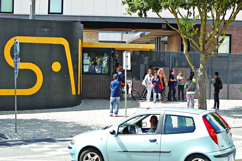 Polémicas com o diretor do Agrupamento de Escolas Dr. Azevedo Neves são antigas 