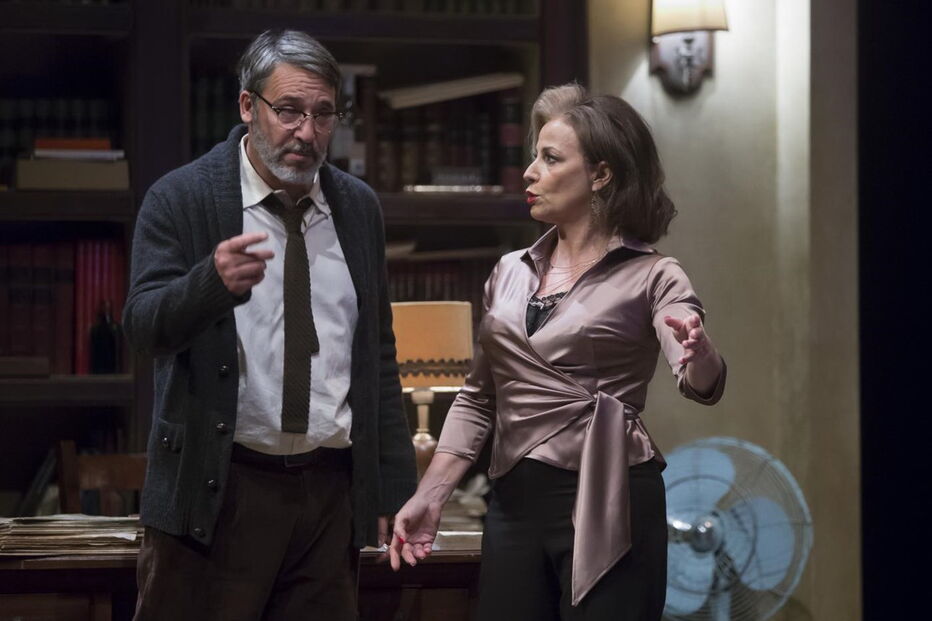 Diogo Infante e Alexandra Lencastre no palco do Teatro da Trindade, com a peça ‘Quem Tem Medo de Virginia Woolf?’  