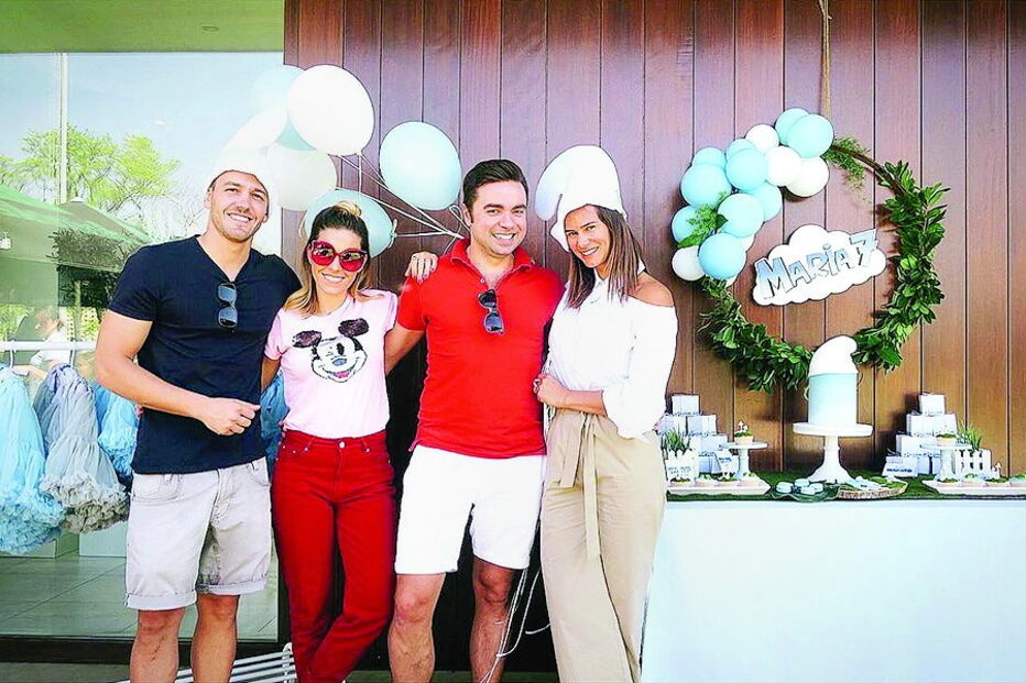 Cláudia Vieira e Pedro Teixeira estiveram juntos na festa da filha no fim de semana