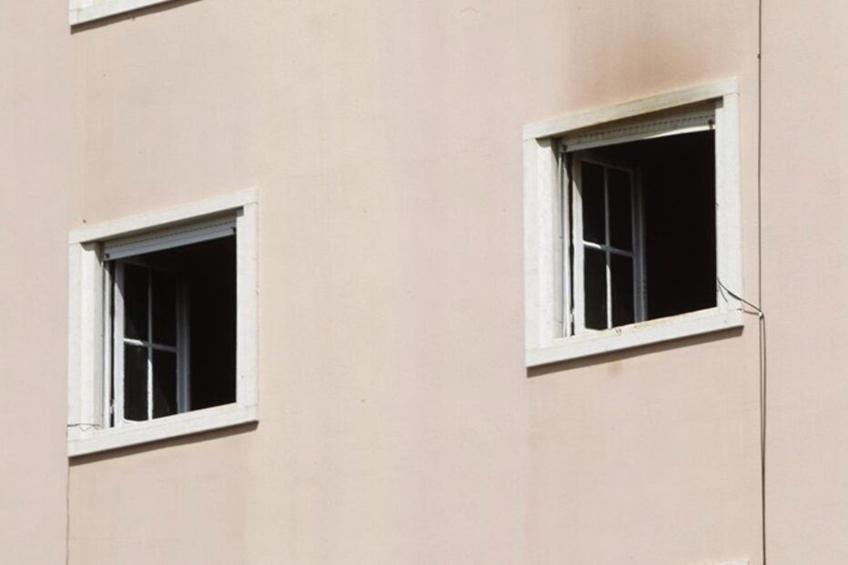 Corpo da idosa foi retirado da casa onde vivia, em Alvalade, pela PSP. Auzenda Ferreira, de 83 anos, vivia sozinha    