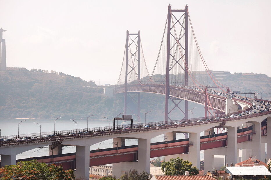 Ponte 25 de Abril é ponto crítico nas entradas e saídas de Lisboa