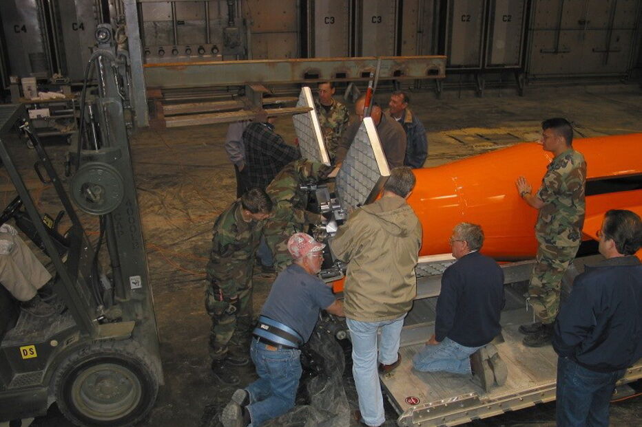 A GBU-43, bomba lançada pelos EUA no Afeganistão