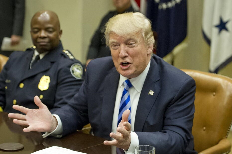 Donald Trump, Afeganistão, ataque, GBU-43, distúrbios, guerras e conflitos