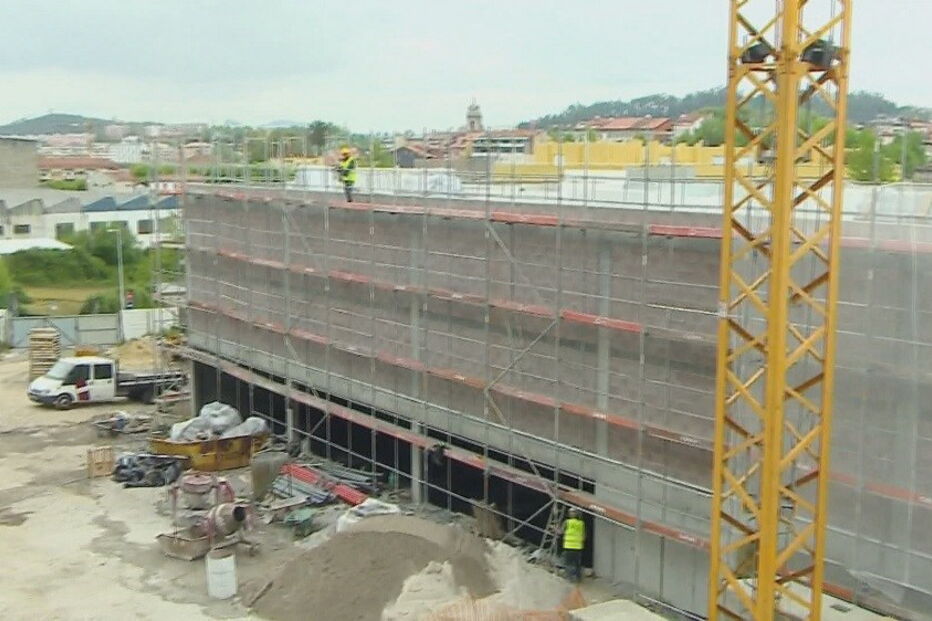 Acidente de trabalho aconteceu durante construção de supermercado em Guimarães