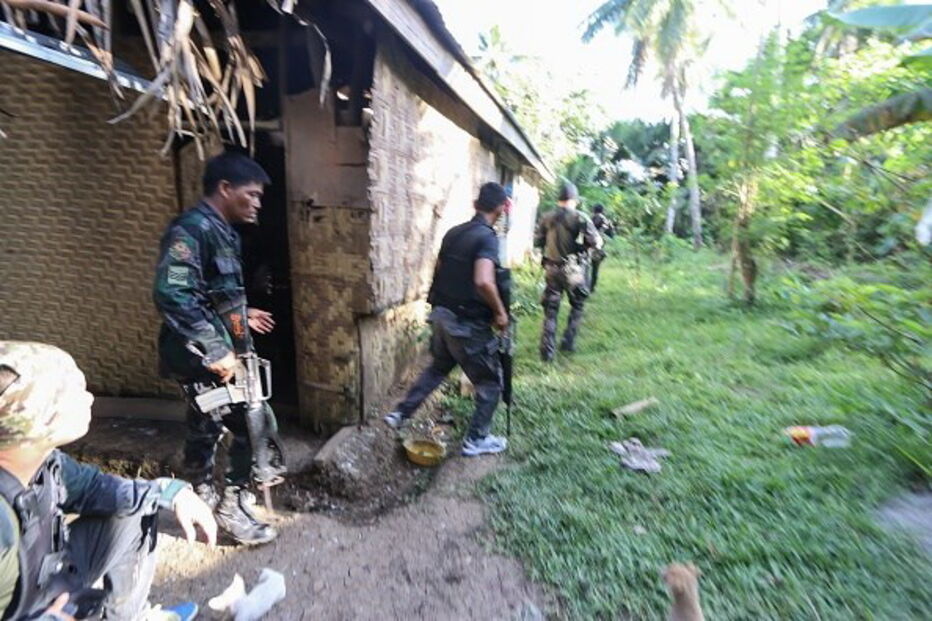 Autoridades das Filipinas combatem o grupo extremista Abu Sayyaf